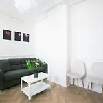 Cozy And Elegant Parisian Studio