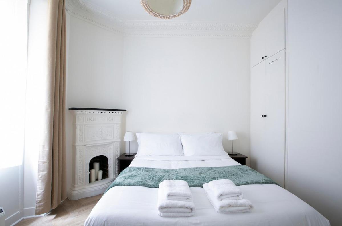 Cozy And Elegant Parisian Apartment *