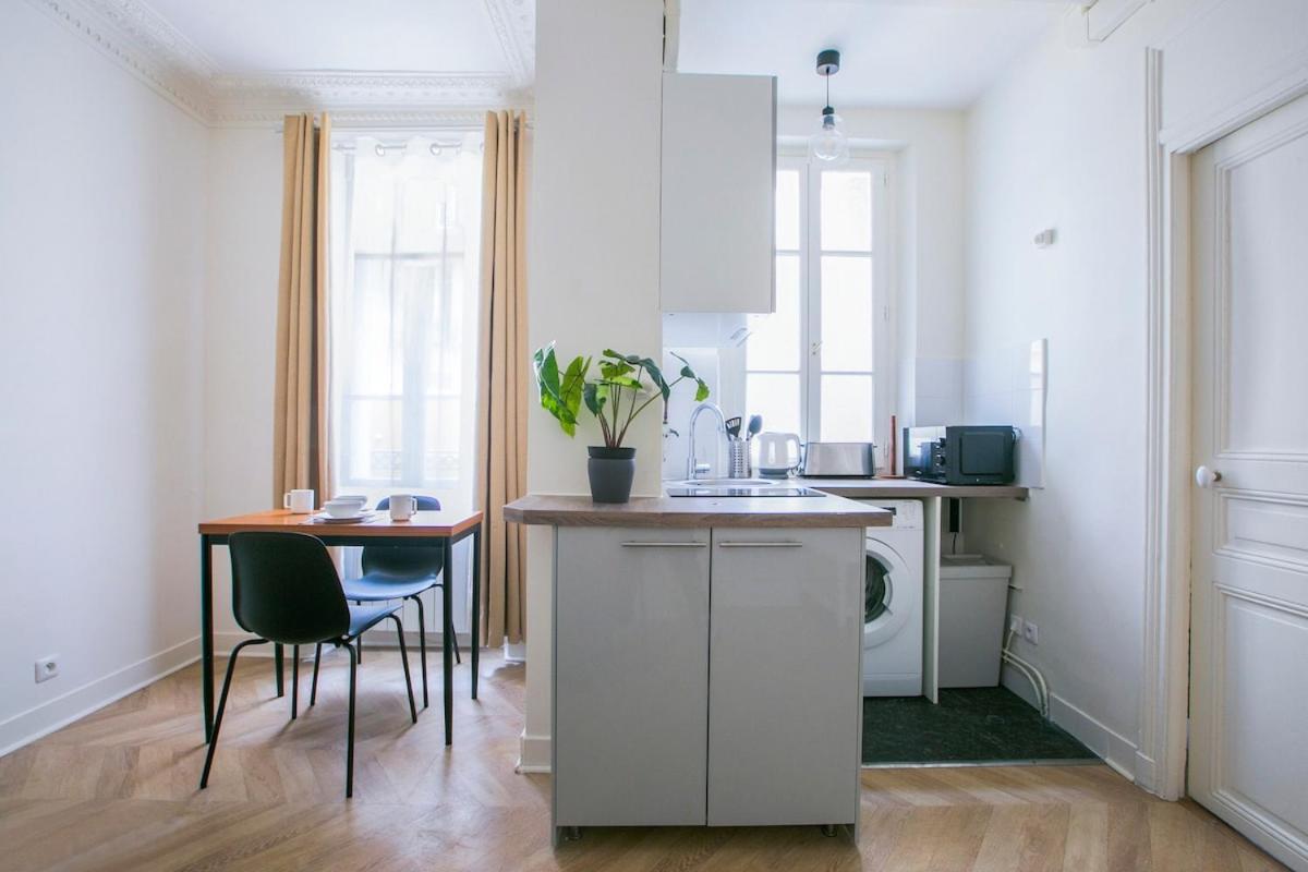 Cozy And Elegant Parisian